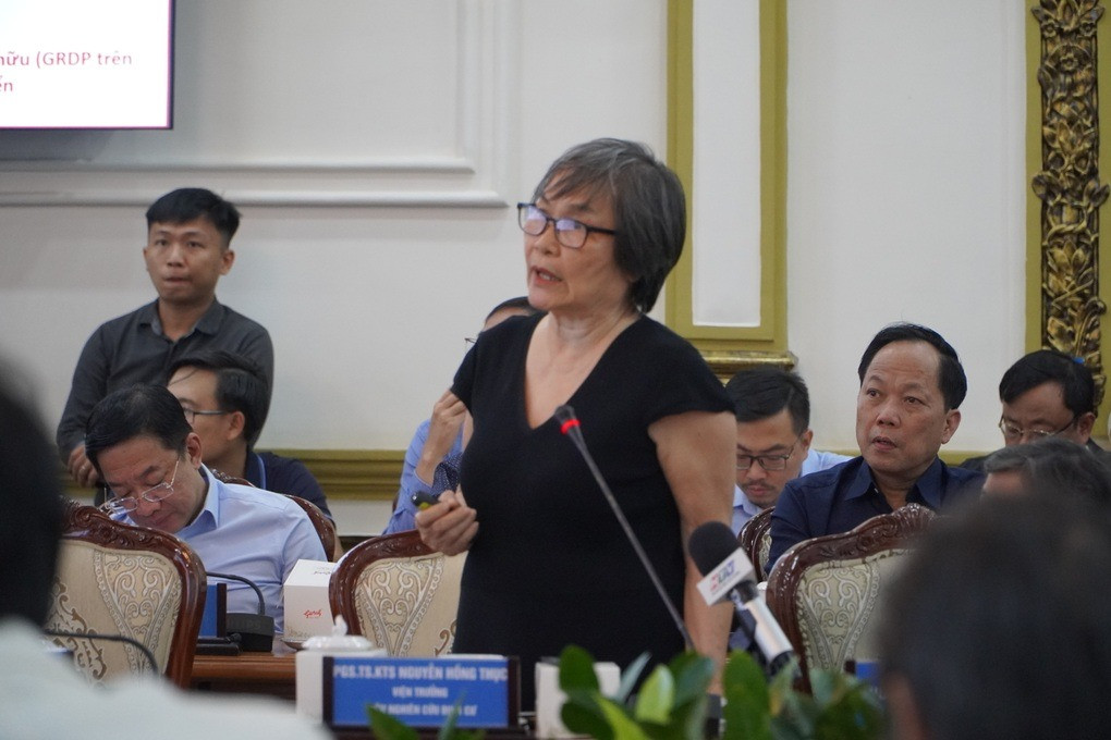 PGS.TS Nguyễn Hồng Thục, Đại học quốc gia Hà Nội (Ảnh: Thư Trần).