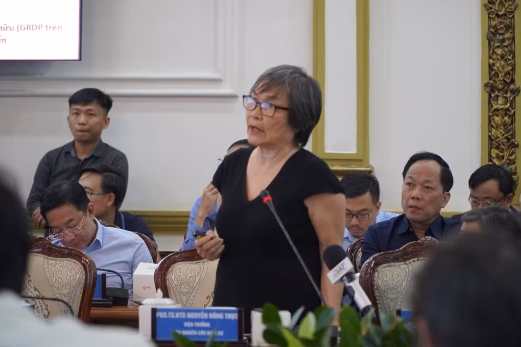 PGS.TS Nguyễn Hồng Thục, Đại học quốc gia Hà Nội (Ảnh: Thư Trần).