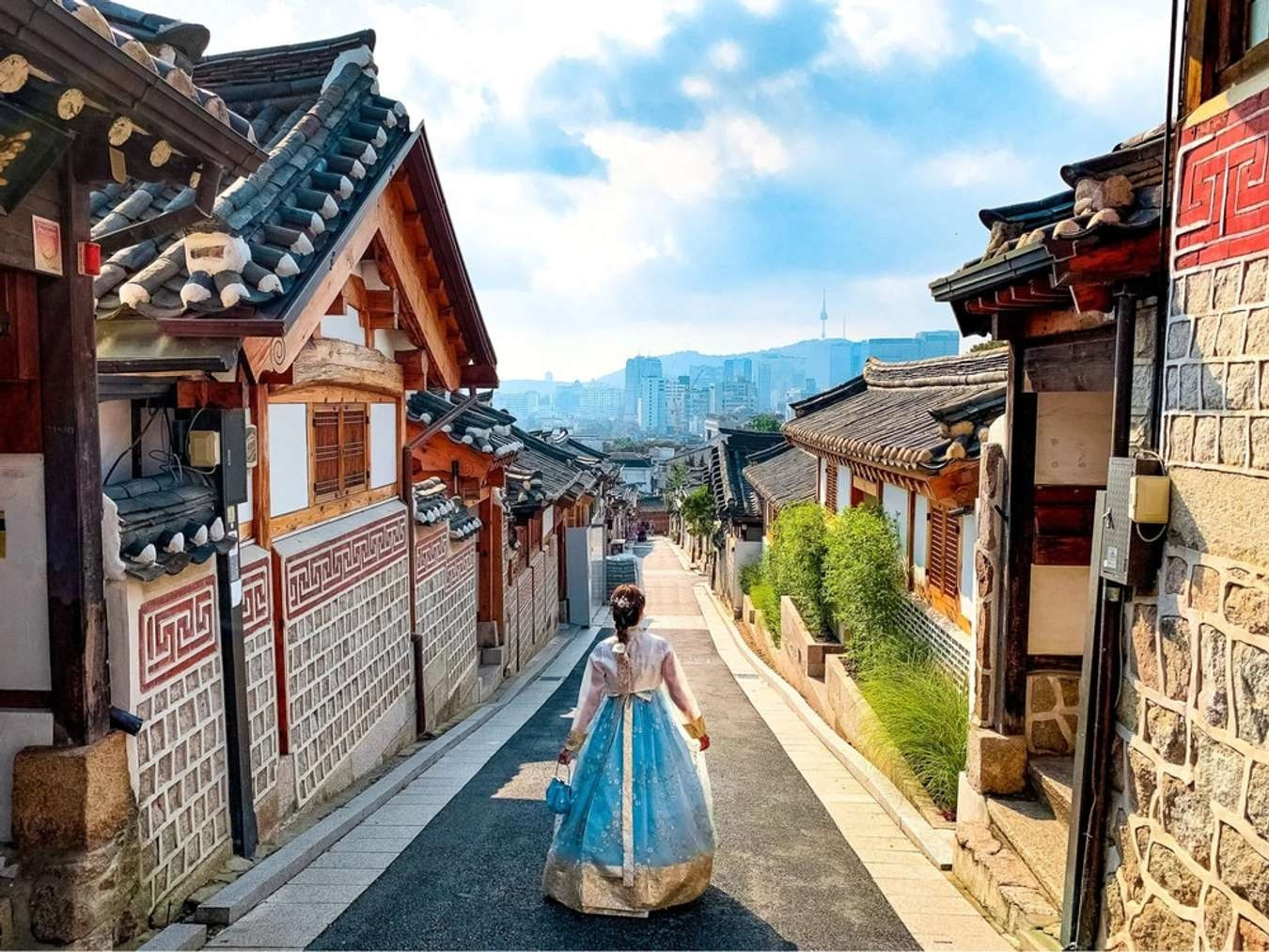 Làng Bukchon Hanok là nơi du khách thường đến để chụp ảnh "sống ảo". Ảnh: Simply Angella.
