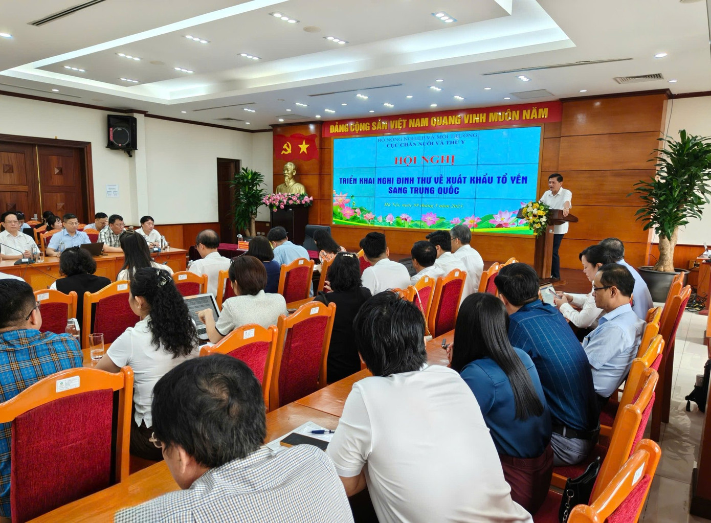 Quang cảnh hội nghị.