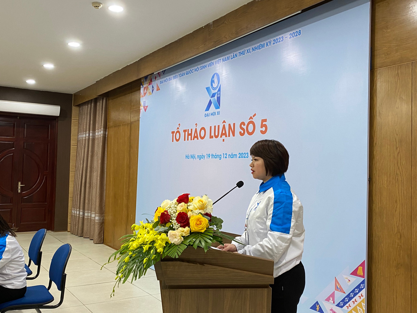 Đ/c Lê Thùy Dung - Phó Bí thư Tỉnh Đoàn, Chủ tịch Hội Sinh viên Việt Nam tỉnh Lạng Sơn phát biểu tổng kết buổi thảo luận. Đ/c Lê Thùy Dung - Phó Bí thư Tỉnh Đoàn, Chủ tịch Hội Sinh viên Việt Nam tỉnh Lạng Sơn phát biểu tổng kết buổi thảo luận.