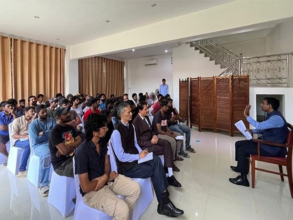 Các công dân Ấn Độ được giải cứu. Ảnh: Đại sứ quán Ấn Độ tại Lào Các công dân Ấn Độ được giải cứu. Ảnh: Đại sứ quán Ấn Độ tại Lào