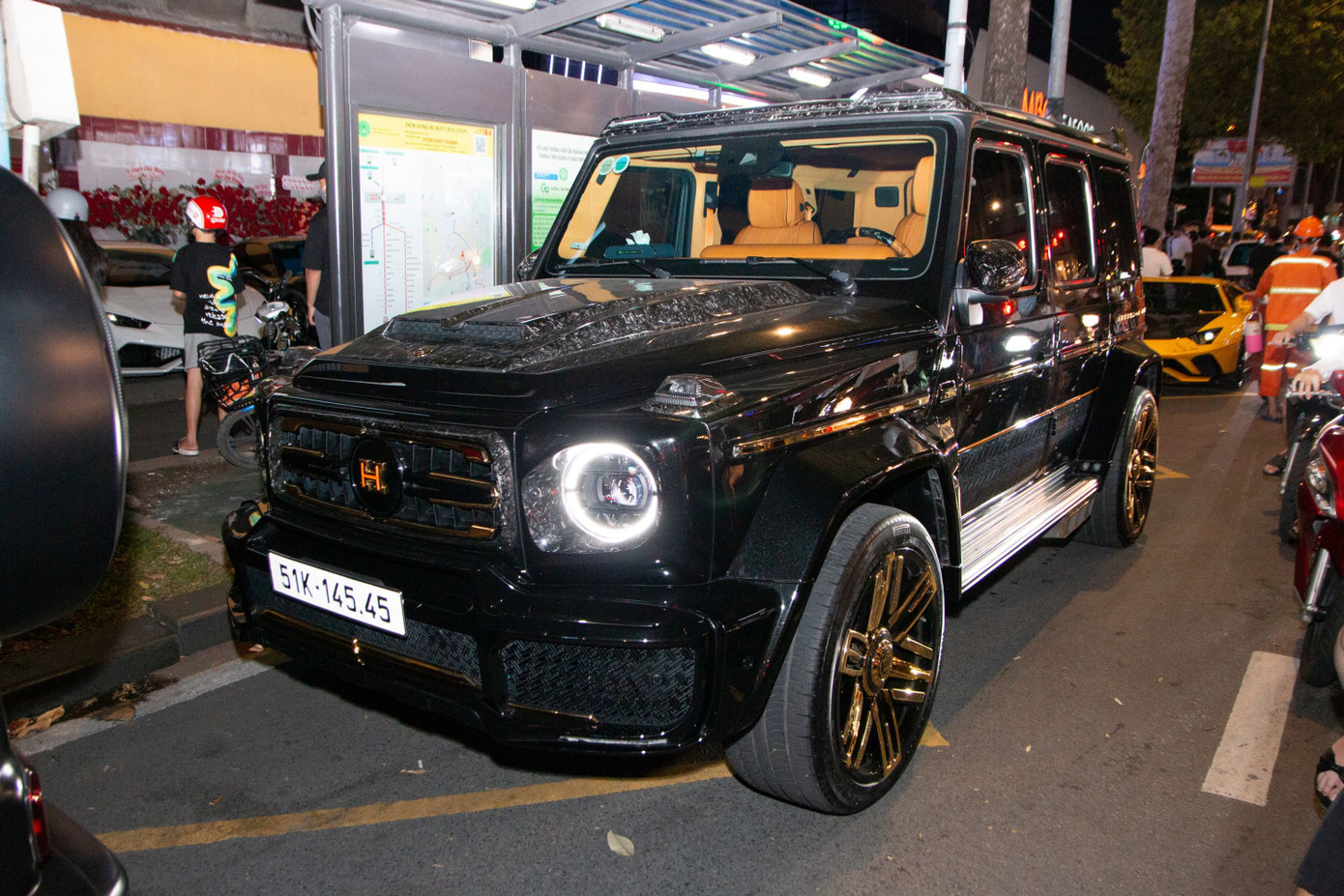 Một số mẫu xe khác góp mặt tại sự kiện gồm Mercedes-AMG G 63 mạ vàng, McLaren 720S, 765LT, Lamborghini Gallardo, Ferrari F8 Tributo, Porsche 911... Một số mẫu xe khác góp mặt tại sự kiện gồm Mercedes-AMG G 63 mạ vàng, McLaren 720S, 765LT, Lamborghini Gallardo, Ferrari F8 Tributo, Porsche 911...