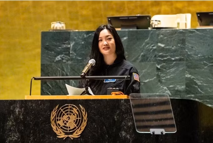 Nữ phi hành gia Amanda Nguyễn phát biểu tại trụ sở LHQ vào tháng 2/2025. Ảnh: RADHIKA CHALASANI/SPOTLIGHT INTIATIVE. Nữ phi hành gia Amanda Nguyễn phát biểu tại trụ sở LHQ vào tháng 2/2025. Ảnh: RADHIKA CHALASANI/SPOTLIGHT INTIATIVE.