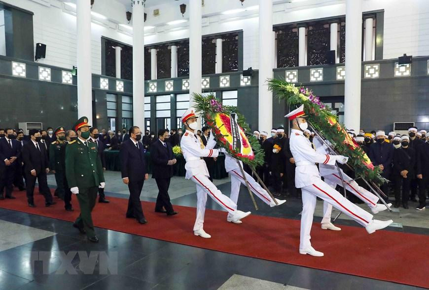 Sáng 13/1, tại Nhà tang lễ Quốc gia, Ban Chấp hành Trung ương Đảng Cộng sản Việt Nam, Quốc hội, Chủ tịch nước, Chính phủ, Ủy ban Trung ương Mặt trận Tổ quốc Việt Nam và gia đình đã tổ chức trọng thể Lễ viếng, Lễ truy điệu nguyên Bí thư Trung ương Đảng, nguyên Phó Thủ tướng Chính phủ Nguyễn Côn, theo nghi thức Lễ tang cấp Nhà nước. (Ảnh: Phạm Kiên/TTXVN)