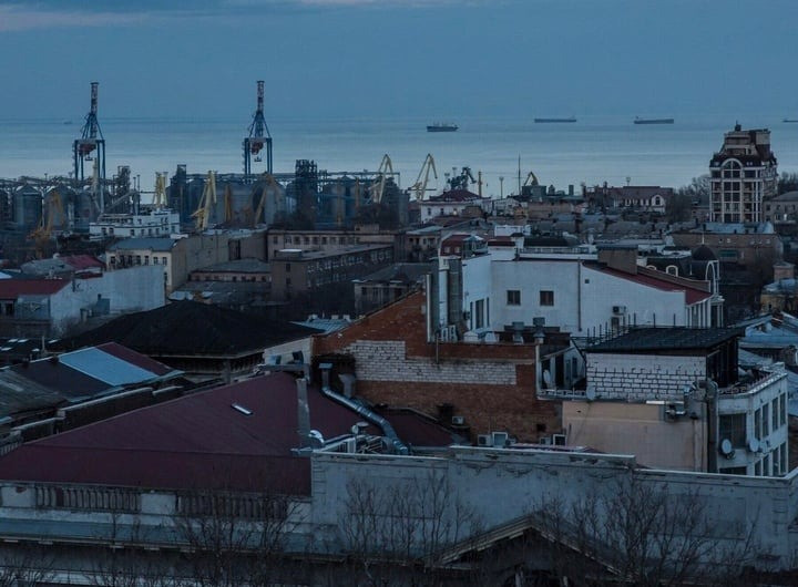 Biển Đen nhìn từ cảng Odessa, Ukraine. (Ảnh: The New York Times) Biển Đen nhìn từ cảng Odessa, Ukraine. (Ảnh: The New York Times)