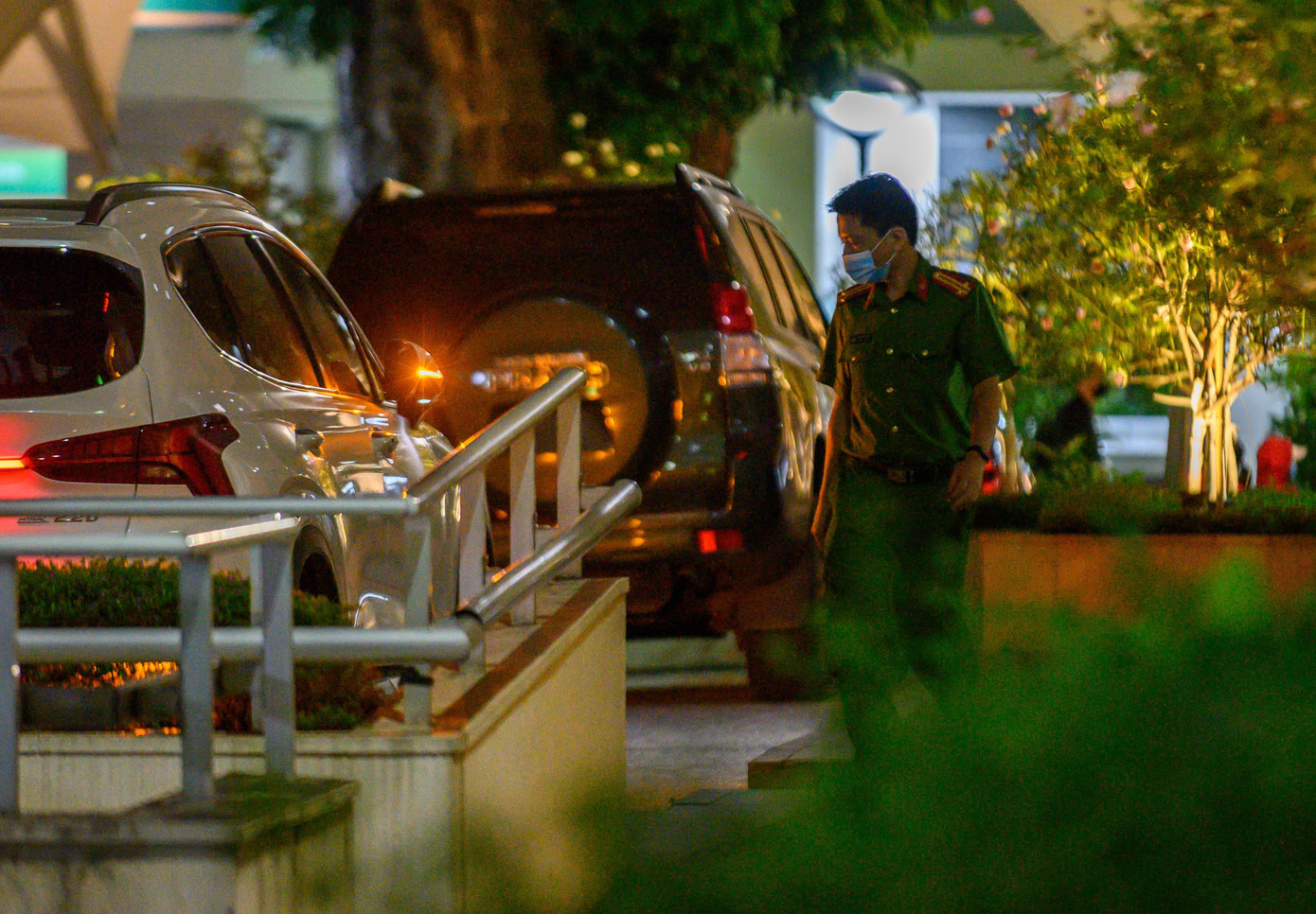 Bắt giữ ông Nguyễn Quang Tuấn ảnh 4 Theo Bộ Công an, việc khởi tố ông Tuấn nhằm làm rõ những sai phạm trong công tác đấu thầu mua sắm vật tư, hóa chất, thiết bị y tế phục vụ khám chữa bệnh, xảy ra từ năm 2015 khi ông Tuấn làm Giám đốc Bệnh viện Tim Hà Nội.