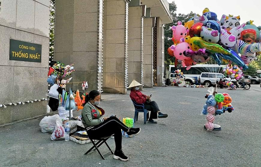 Công viên Thống Nhất đang phong tỏa để phòng, chống dịch COVID-19, người dân tạm thời không đến nơi này.(Ảnh: Thanh Tùng/TTXVN)