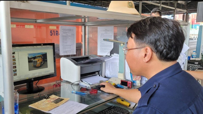 Theo lãnh đạo Trung tâm đăng kiểm 50-04V, hiện các đăng kiểm viên không còn phải tăng ca làm đêm để giải quyết các phương tiện bị dồn ứ như trước.