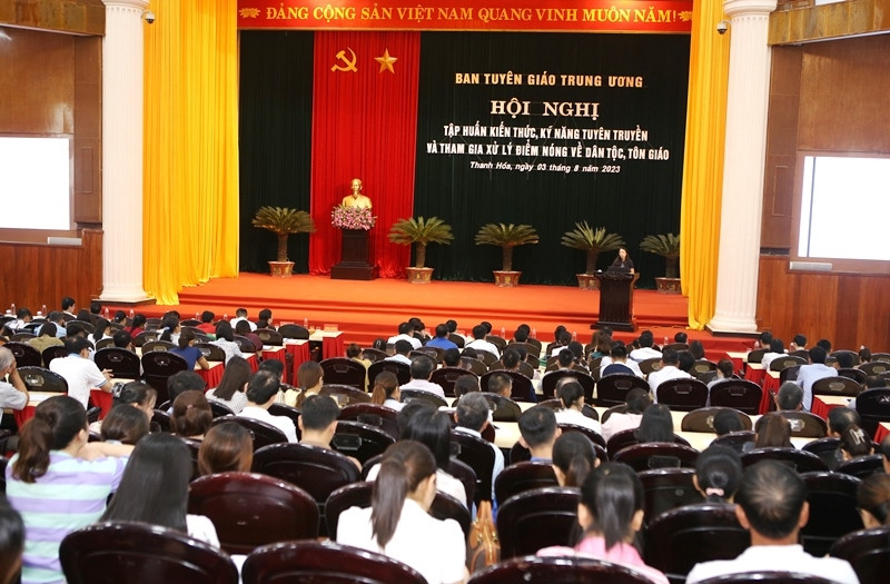 Quang cảnh buổi tập huấn