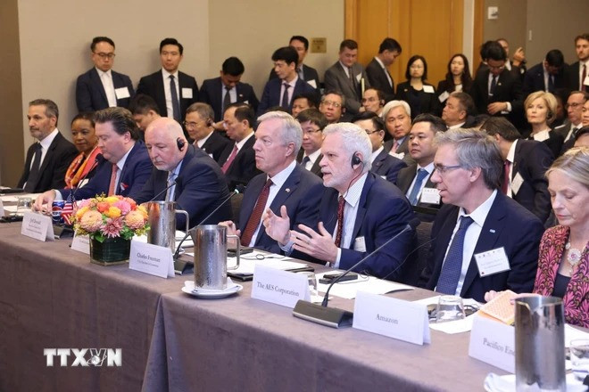 Đại diện doanh nghiệp Hoa Kỳ phát biểu. (Ảnh: Lâm Khánh/TTXVN) Đại diện doanh nghiệp Hoa Kỳ phát biểu. (Ảnh: Lâm Khánh/TTXVN)