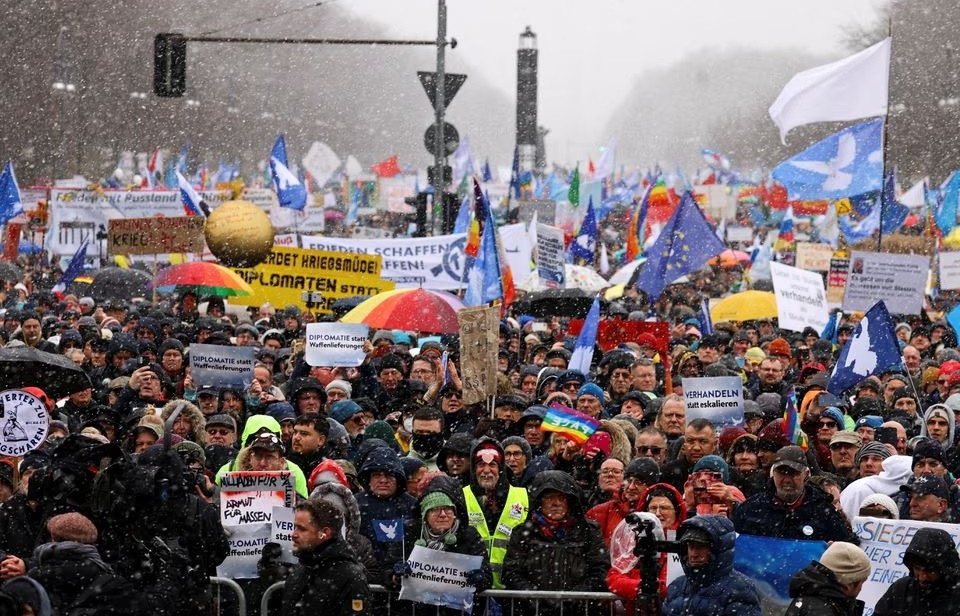 Cuộc biểu tình diễn ra bất chấp điều kiện thời tiết lạnh giá và tuyết rơi dày. Ảnh: Reuters