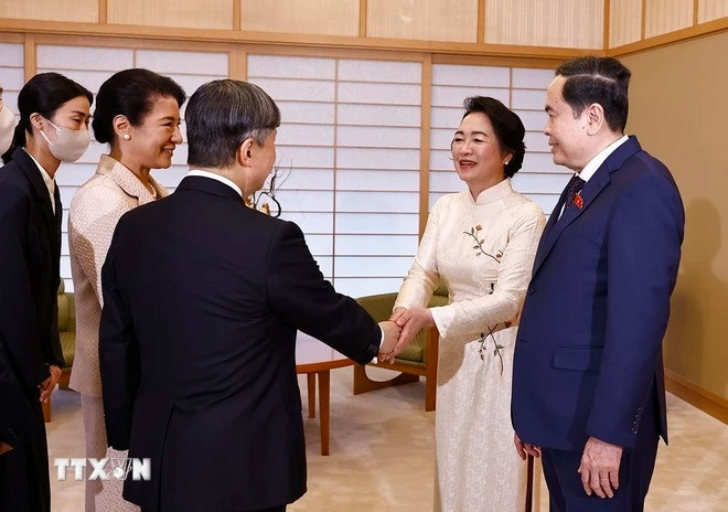 Trong khuôn khổ chuyến thăm chính thức Nhật Bản, chiều 4/12, tại Hoàng Cung ở thủ đô Tokyo, Chủ tịch Quốc hội Trần Thanh Mẫn và Phu nhân hội kiến Nhà vua Naruhito và Hoàng hậu Masako. (Ảnh: Doãn Tấn/TTXVN)