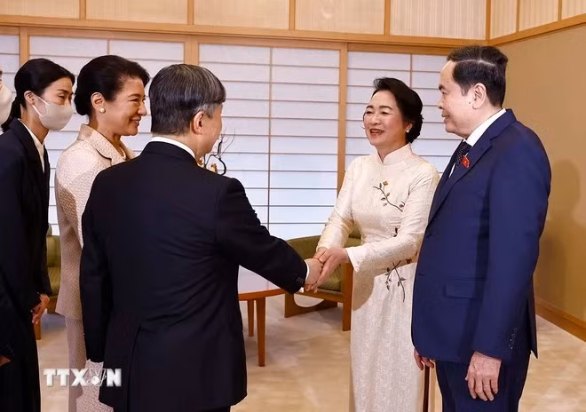 Trong khuôn khổ chuyến thăm chính thức Nhật Bản, chiều 4/12, tại Hoàng Cung ở thủ đô Tokyo, Chủ tịch Quốc hội Trần Thanh Mẫn và Phu nhân hội kiến Nhà vua Naruhito và Hoàng hậu Masako. (Ảnh: Doãn Tấn/TTXVN)