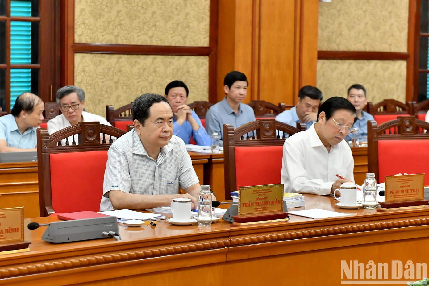 Chủ tịch Quốc hội Trần Thanh Mẫn và các đại biểu tham dự cuộc họp.