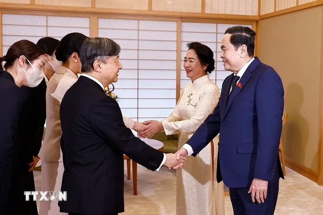 Chủ tịch Quốc hội Trần Thanh Mẫn và Phu nhân hội kiến Nhà vua Naruhito cùng Hoàng hậu Masako. (Ảnh: Doãn Tấn/TTXVN)