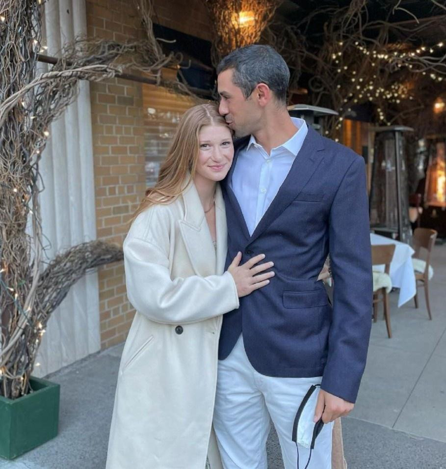 Vợ chồng Nayel Nassar và Jennifer Gates đều có sở thích dành cho những chú ngựa. Hai người gặp nhau trên trường đua và nhanh chóng trở thành bạn bè trước khi hẹn hò. "Đua ngựa chỉ là một phần trong cuộc sống của chúng tôi, nhưng cả hai đều yêu thích môn thể thao này. Anh ấy là vận động viên chuyên nghiệp còn tôi chỉ chơi nghiệp dư. Việc chúng tôi có thể chia sẻ tình yêu và niềm đam mê cưỡi ngựa thật với nhau tuyệt vời”, Jennifer nói với CNN.