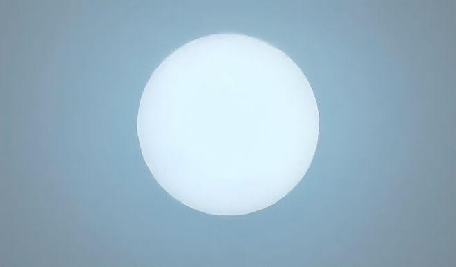 Nhiều cư dân mạng lo lắng rằng, thời tiết và cảnh tượng khắc nghiệt này vốn chỉ xảy ra trên sao Hỏa mà lại liên tiếp xuất hiện tại Bắc Kinh 3 lần chỉ trong hơn 1 tháng. Nếu mật độ thường xuyên như vậy, liệu có phải là điềm báo đại nạn sắp tới chăng? Nhiều cư dân mạng lo lắng rằng, thời tiết và cảnh tượng khắc nghiệt này vốn chỉ xảy ra trên sao Hỏa mà lại liên tiếp xuất hiện tại Bắc Kinh 3 lần chỉ trong hơn 1 tháng. Nếu mật độ thường xuyên như vậy, liệu có phải là điềm báo đại nạn sắp tới chăng?