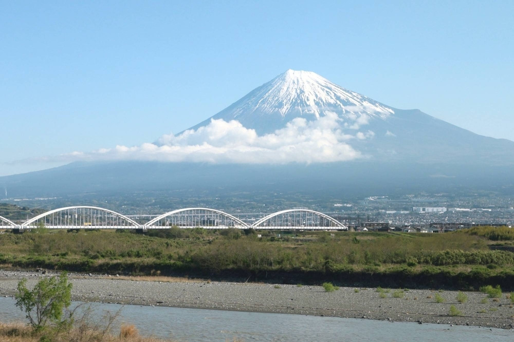 Núi Phú Sĩ là một trong những điểm du lịch yêu thích của tất cả du khách đến với Nhật Bản. Ảnh: Jiji. Núi Phú Sĩ là một trong những điểm du lịch yêu thích của tất cả du khách đến với Nhật Bản. Ảnh: Jiji.