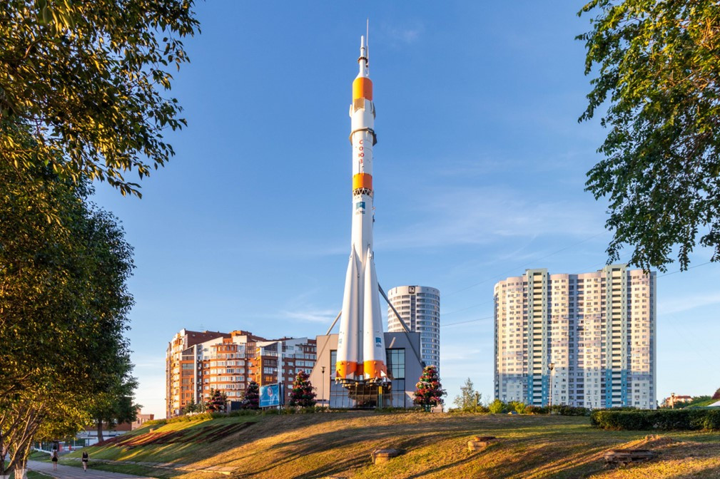 Tượng đài tên lửa Soyuz, được đặt trên Đại lộ Lê-nin ở thành phố Samara. Ảnh: TASS