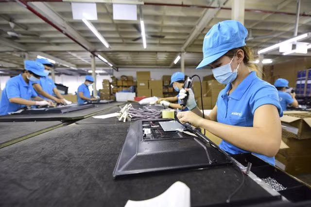 Asanzo nhập khẩu các linh kiện điện tử từ Trung Quốc về Việt Nam lắp ráp, sau đó đưa ra thị trường Việt Nam với nhãn mác ghi xuất xứ Việt Nam
