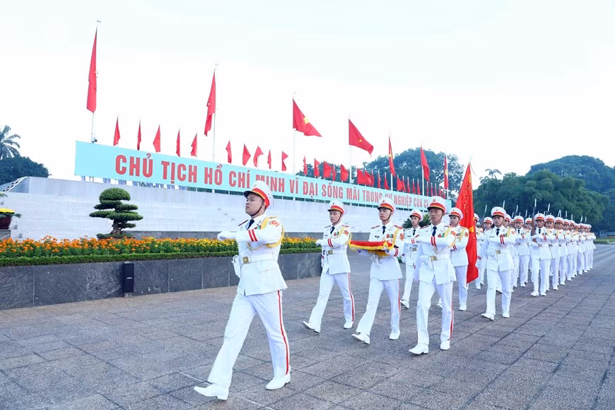 Đội tiêu binh chuẩn bị nghi thức duyệt đội ngũ. (Ảnh: Phạm Kiên/TTXVN) Đội tiêu binh chuẩn bị nghi thức duyệt đội ngũ. (Ảnh: Phạm Kiên/TTXVN)