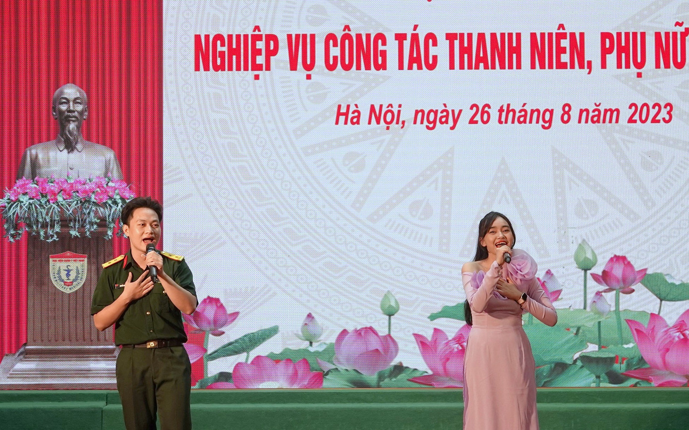 Hoạt động của Đoàn, Hội sôi nổi ở Học viện Quân y đã tạo nhiều sân chơi bổ ích cho đoàn viên thanh niên và hội viên phụ nữ, như các CLB Guitar, CLB Flashmob…