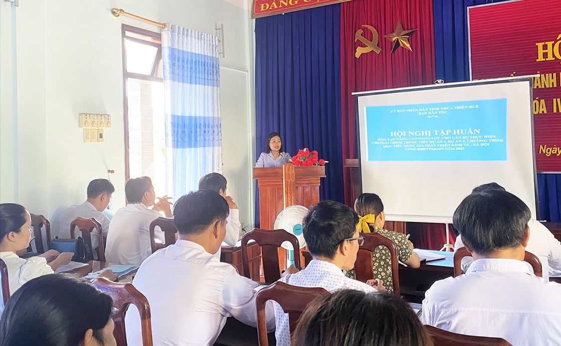 Các lớp tập huấn nằm trong Kế hoạch của Ban Dân tộc tỉnh về đào tạo, nâng cao năng lực cho cộng đồng và cán bộ ở các cấp về triển khai Chương trình MTQG 1719 năm 2023 trên địa bàn tỉnh Các lớp tập huấn nằm trong Kế hoạch của Ban Dân tộc tỉnh về đào tạo, nâng cao năng lực cho cộng đồng và cán bộ ở các cấp về triển khai Chương trình MTQG 1719 năm 2023 trên địa bàn tỉnh