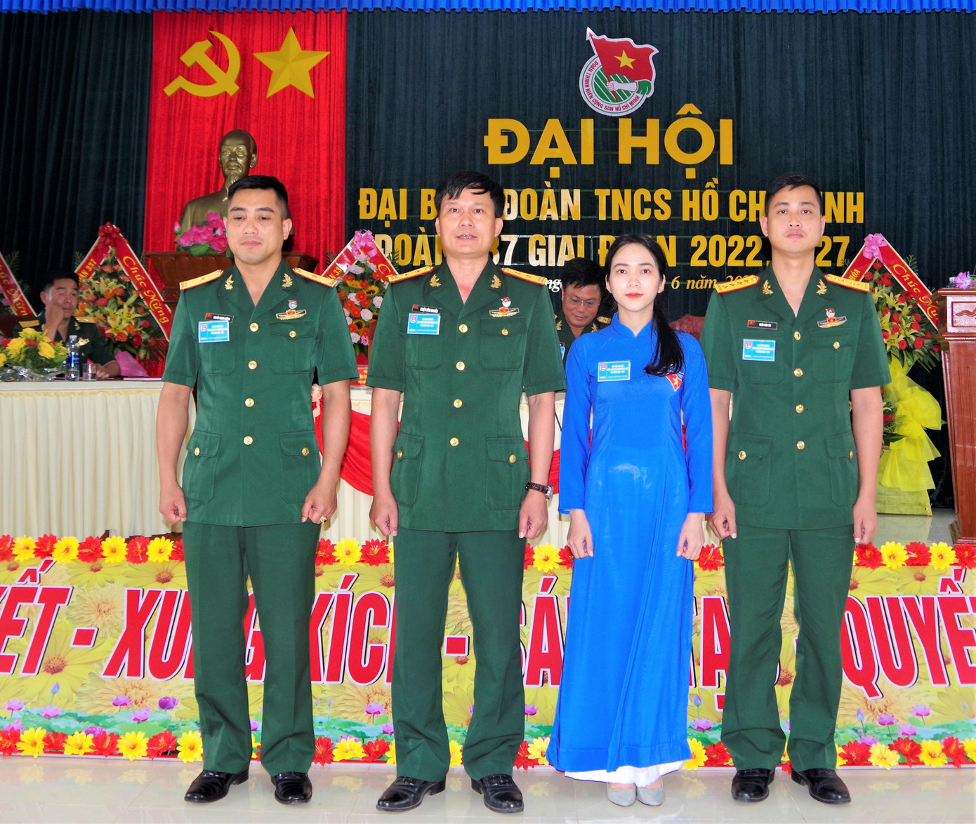 Đại biểu dự Đại hội Đại biểu Đoàn TNCS Hồ Chí Minh Quân khu lần thứ X, giai đoạn 2022-2027 ra mắt Đại hội.