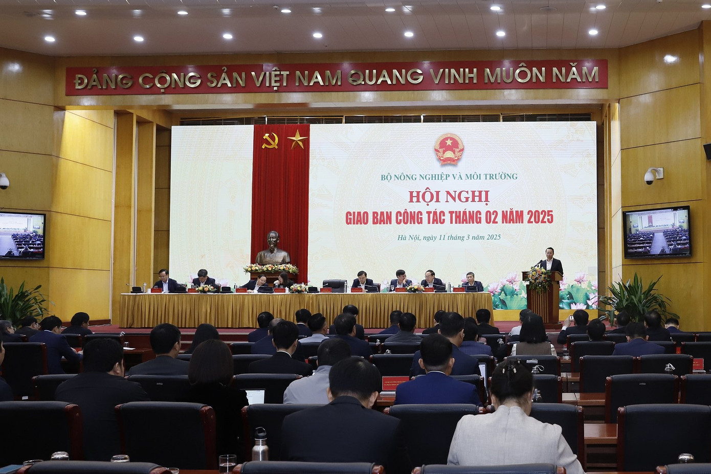 Thứ trưởng Hoàng Trung phát biểu tại Hội nghị. Ảnh: Đình Trung.