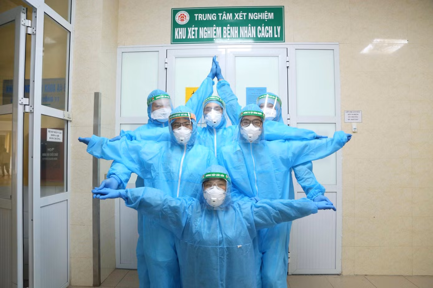 Tuổi trẻ bệnh viện thể hiện tinh thần quyết tâm trong phòng chống đại dịch COVID-19. Ảnh: PV Tuổi trẻ bệnh viện thể hiện tinh thần quyết tâm trong phòng chống đại dịch COVID-19. Ảnh: PV