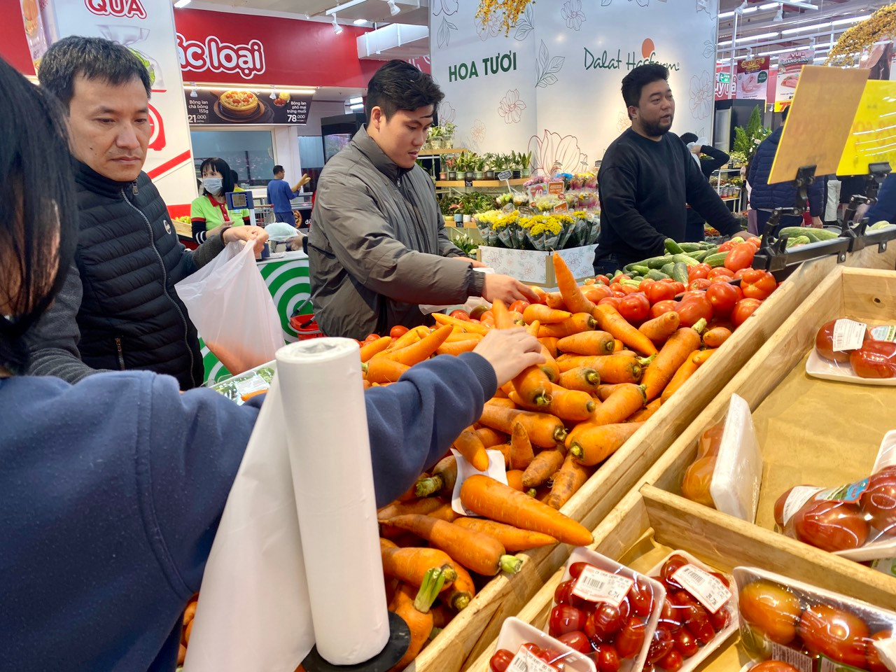 Hàng hóa rục rịch tăng giá trước Tết. Ảnh: Thanh Huyền.