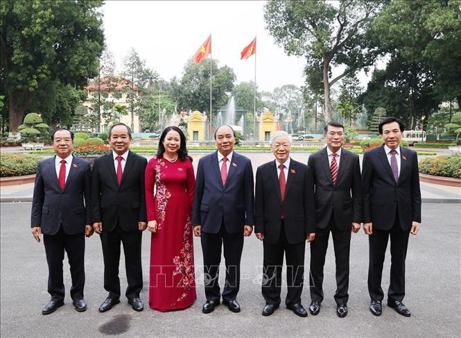 Tổng Bí thư Nguyễn Phú Trọng và Chủ tịch nước Nguyễn Xuân Phúc cùng các đồng chí lãnh đạo Đảng, Nhà nước dự Lễ bàn giao.