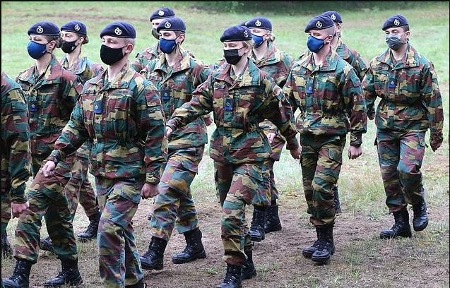 Mới đây, những người yêu quý và quan tâm nàng công chúa xinh đẹp này đã không khỏi trầm trồ trước vẻ đẹp hồn nhiên, khỏe khoắn của công chúa Elisabeth khi cô thực hiện các cuộc diễn tập tại Học viện Quân sự Hoàng gia.