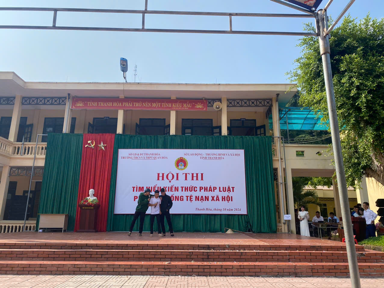 Tiểu phẩm tuyên truyền được tổ chức tại các trường học. Tiểu phẩm tuyên truyền được tổ chức tại các trường học.