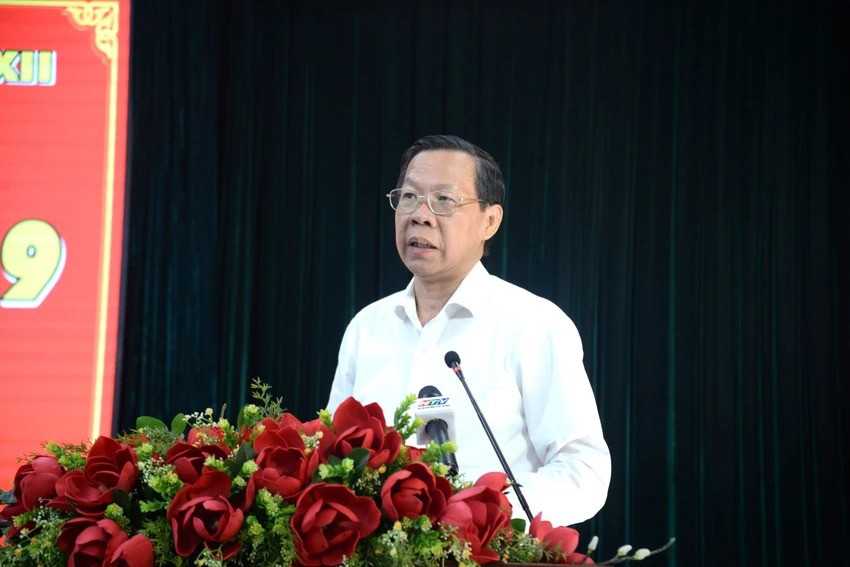 Chủ tịch UBND TP.HCM Phan Văn Mãi phát biểu chỉ đạo hội nghị. Ảnh: HÀ THƯ Chủ tịch UBND TP.HCM Phan Văn Mãi phát biểu chỉ đạo hội nghị. Ảnh: HÀ THƯ