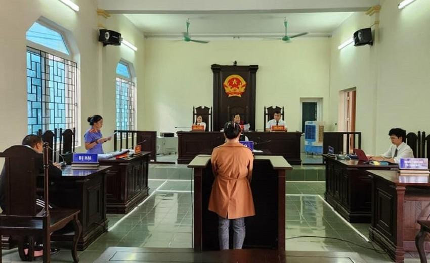 Phiên tòa xét xử bị cáo Nguyệt hồi tháng 9-2022. Ảnh: THÚY HÀ