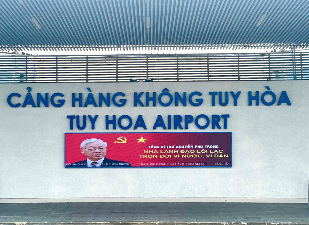 Hình ảnh, phim tư liệu về Tổng Bí thư Nguyễn Phú Trọng được trình chiếu tại các Cảng hàng không. Ảnh: VGP.