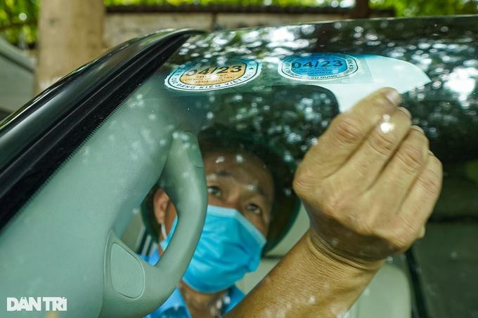 Giá đăng kiểm ô tô tăng thêm 10.000 đồng (Ảnh: P.N). Giá đăng kiểm ô tô tăng thêm 10.000 đồng (Ảnh: P.N).