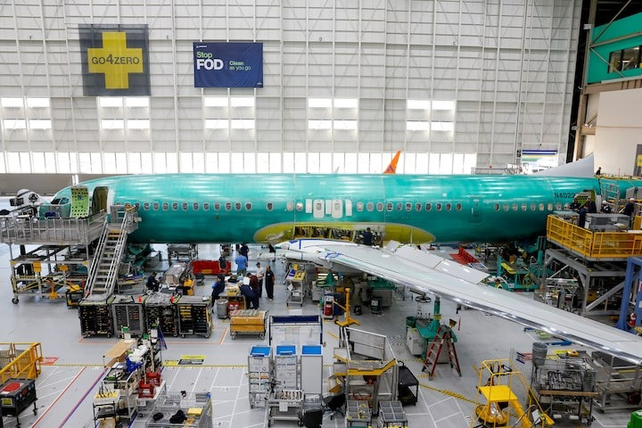 Một chiếc máy bay Boeing 737 MAX được lắp ráp tại nhà máy của công ty ở Renton, Washington, Mỹ. Ảnh: Reuters.