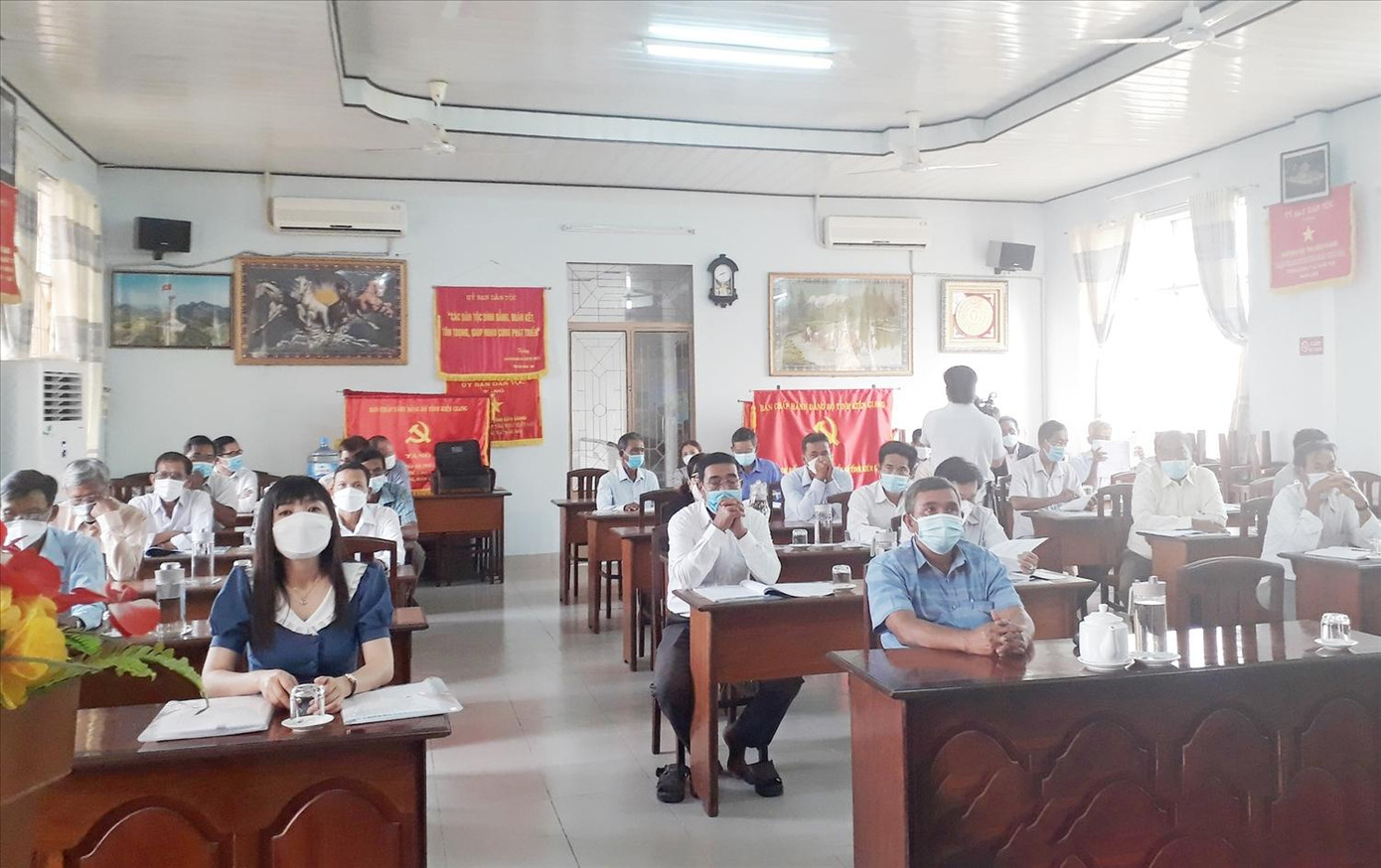 Quang cảnh buổi tập huấn, bồi dưỡng kiến thức pháp luật, nghiệp vụ hòa giải ở cơ sở cho Người có uy tín trong đồng bào dân tộc thiểu số tỉnh Kiên Giang.