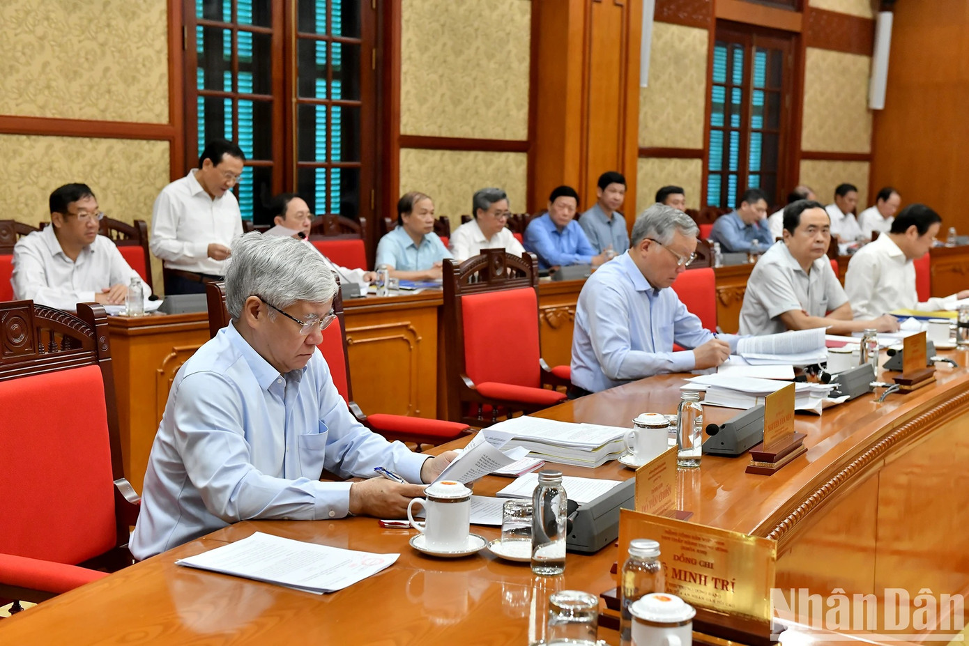 Các đồng chí lãnh đạo Đảng, Nhà nước tham dự cuộc họp.