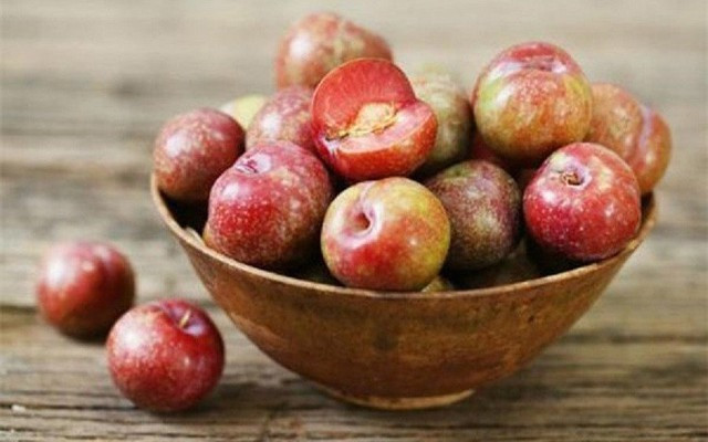 Ăn mận mùa hè mang nhiều lợi ích cho sức khỏe, nhưng nên nhớ kỹ 'đại kỵ' này