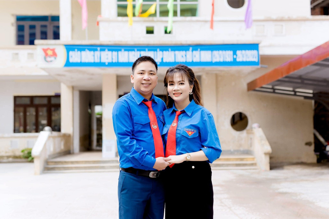 Anh Lê Văn Đinh là 1 trong 28 thanh niên tiêu biểu trên toàn quốc đã vinh dự nhận Giải thưởng “Thanh niên sống đẹp” của Trung ương Hội LHTN Việt Nam năm 2020. Hiện anh vẫn luôn tiếp tục nỗ lực hoàn thiện mình, sống đẹp, cống hiến nhiều hơn cho cộng đồng, đóng góp tích cực trong công tác Đoàn - Hội và phong trào thanh thiếu nhi tỉnh nhà. Ảnh: NVCC