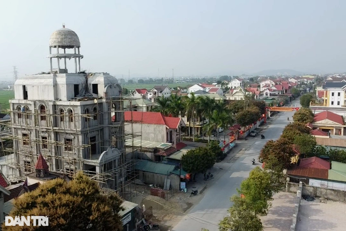 Biệt thự "mọc lên như nấm" tại xã Diễn Tháp.