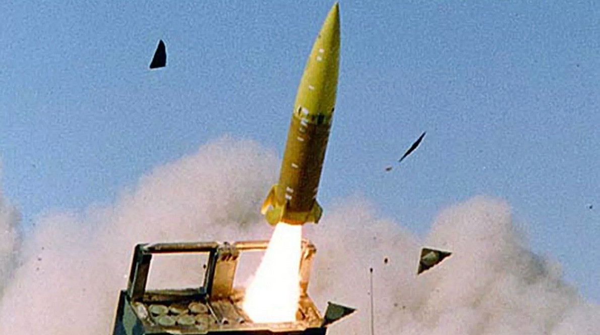 Một tên lửa chiến thuật lục quân tầm xa (ATACMS) rời bệ phóng. (Ảnh minh hoạ: Bộ Quốc phòng Mỹ)