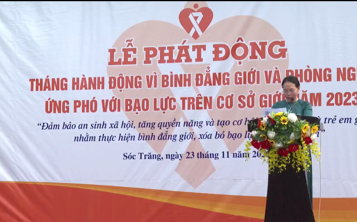 Bà Huỳnh Thị Diễm Ngọc phát biểu tại lễ phát động Bà Huỳnh Thị Diễm Ngọc phát biểu tại lễ phát động