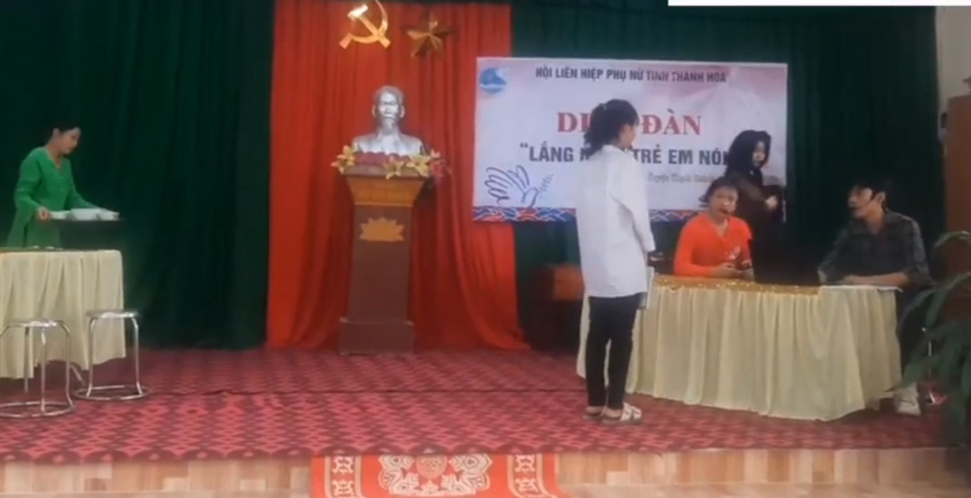 Một tiểu phẩm tại diễn đàn “Hãy nghe trẻ em nói” Một tiểu phẩm tại diễn đàn “Hãy nghe trẻ em nói”