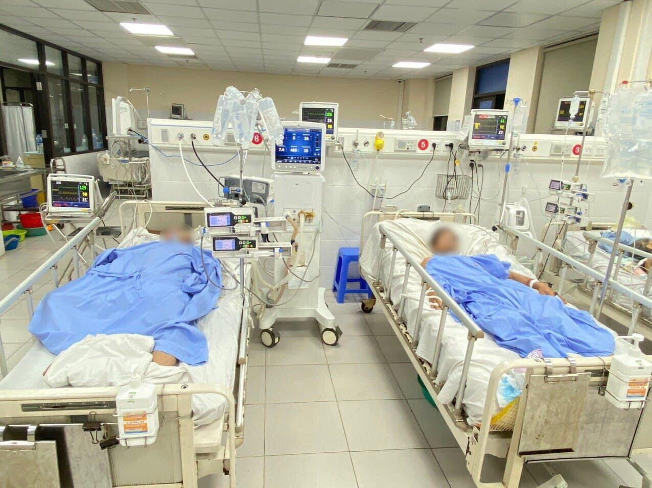 Bệnh nhân hiện qua cơn nguy kịch, đang được điều trị tích cực tại Bệnh viện Đa khoa Hoà Bình. Ảnh: BS cung cấp