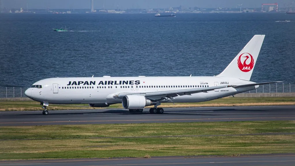 Mạng bay nội địa của Japan Airlines có 133 điểm đến và phục vụ tại 64 sân bay. Mạng bay nội địa của Japan Airlines có 133 điểm đến và phục vụ tại 64 sân bay.